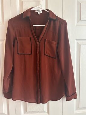Express Women's Rust-Brown Button-Down Blouse with Contrast Trim